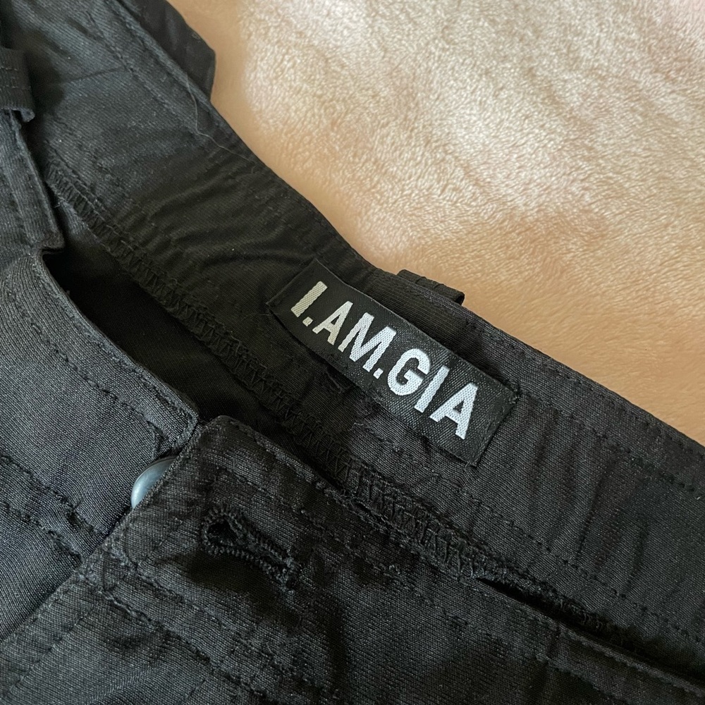 I.AM.GIA low rise black cargo pants size 28